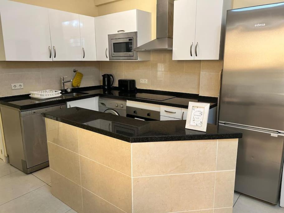 Flat On The Paseo Maritamo! Apartment Estepona Exterior photo